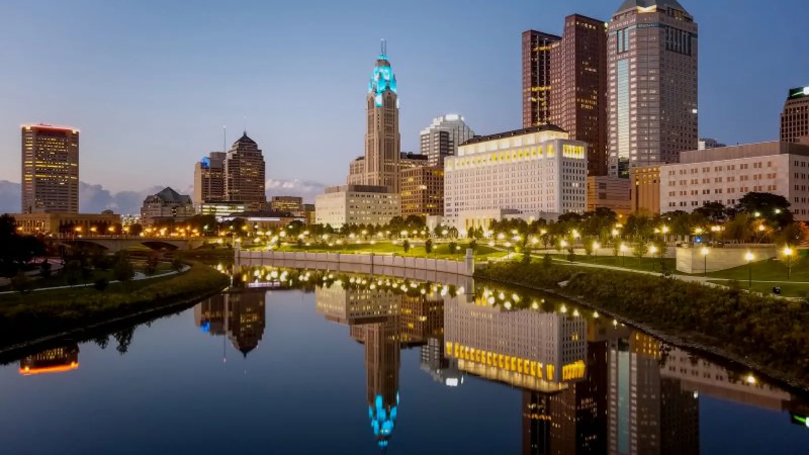 Skyline of Columbus at sunset